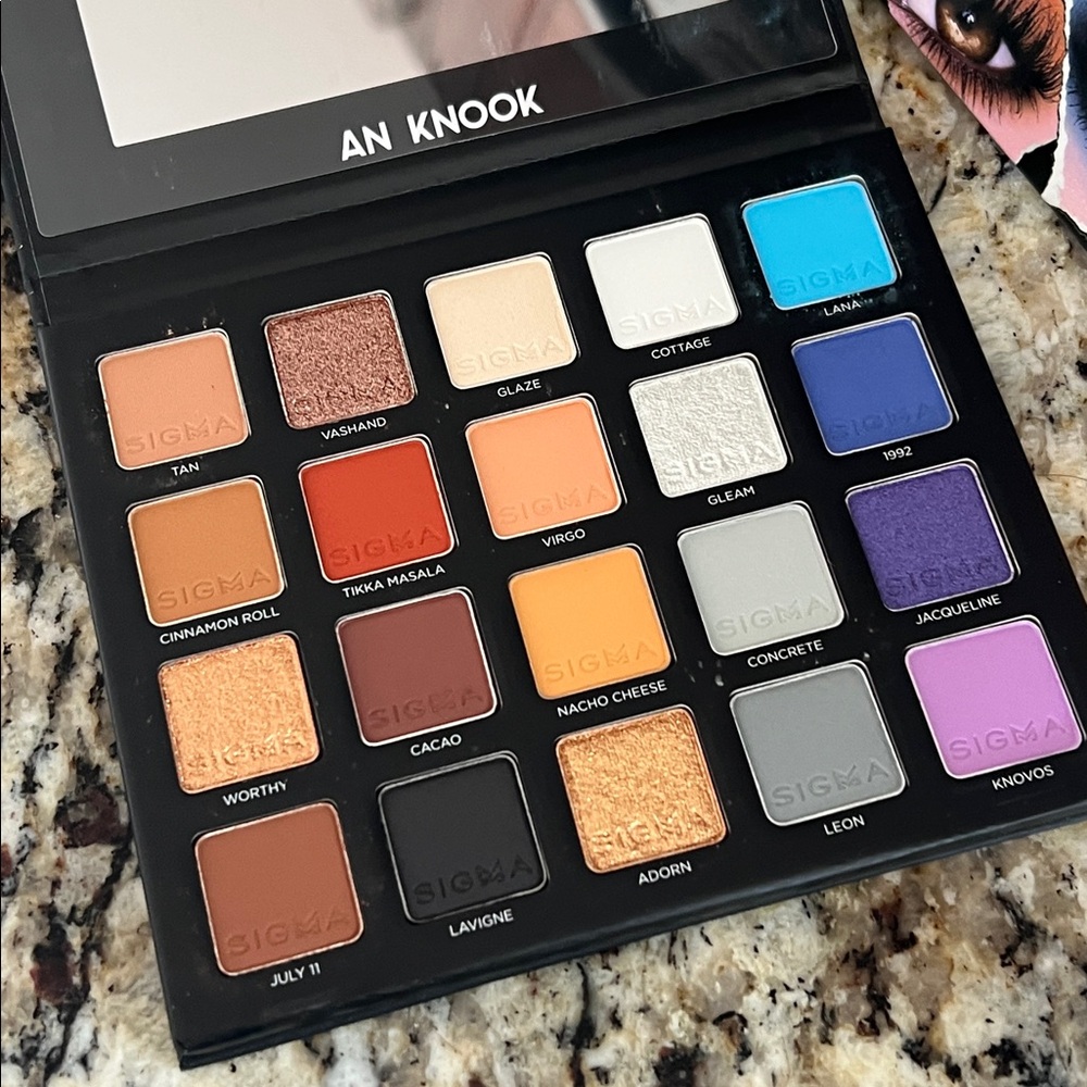 ❄️💜Sigma Beauty An Knook Pro Eyeshadow Palette - Picture 7 of 10